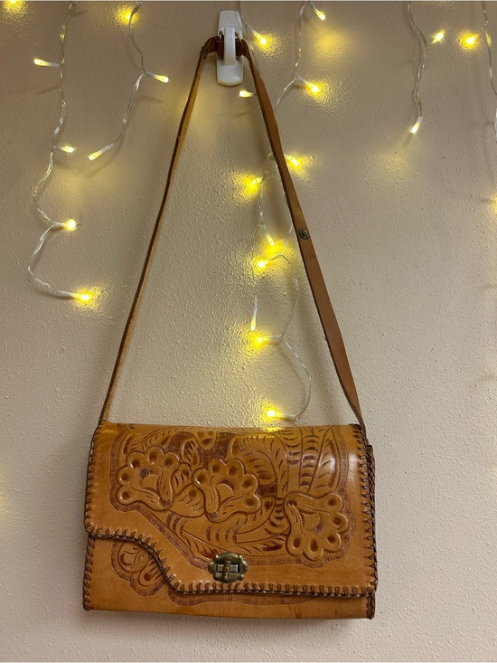 unbranded Handbags - Vintage Mexican Hand-Tooled Floral Embossed Leather Crossbody Bag